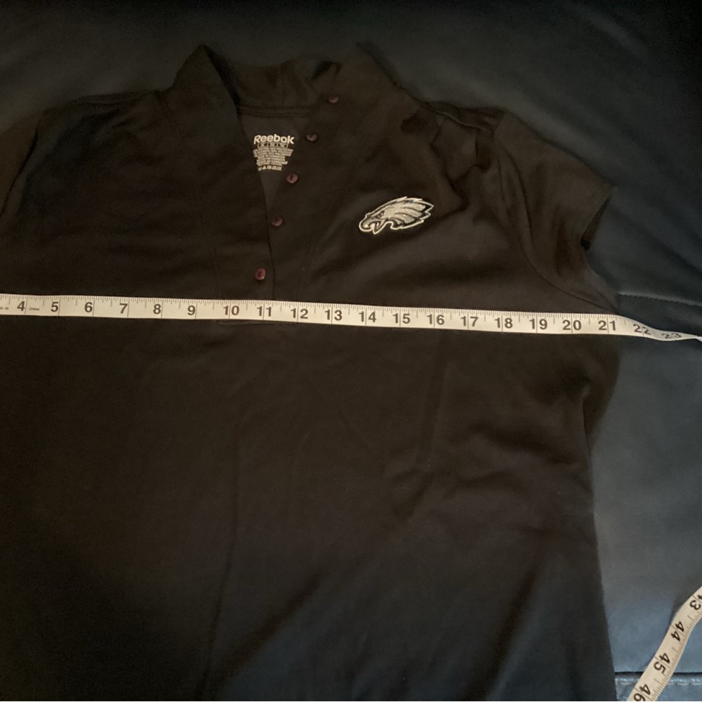 Eagles Large Reebok Short sleeve shirt